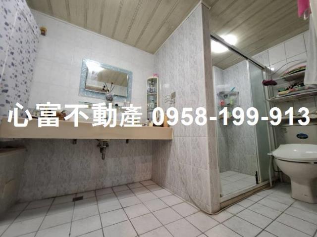 高雄新興區大樓-4